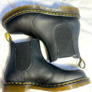 2976 WOMEN'S LEATHER CHELSEA BOOTS